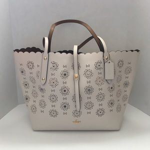 ❌SOLD❌ COACH Cut Out Tea Rose Leather Tote